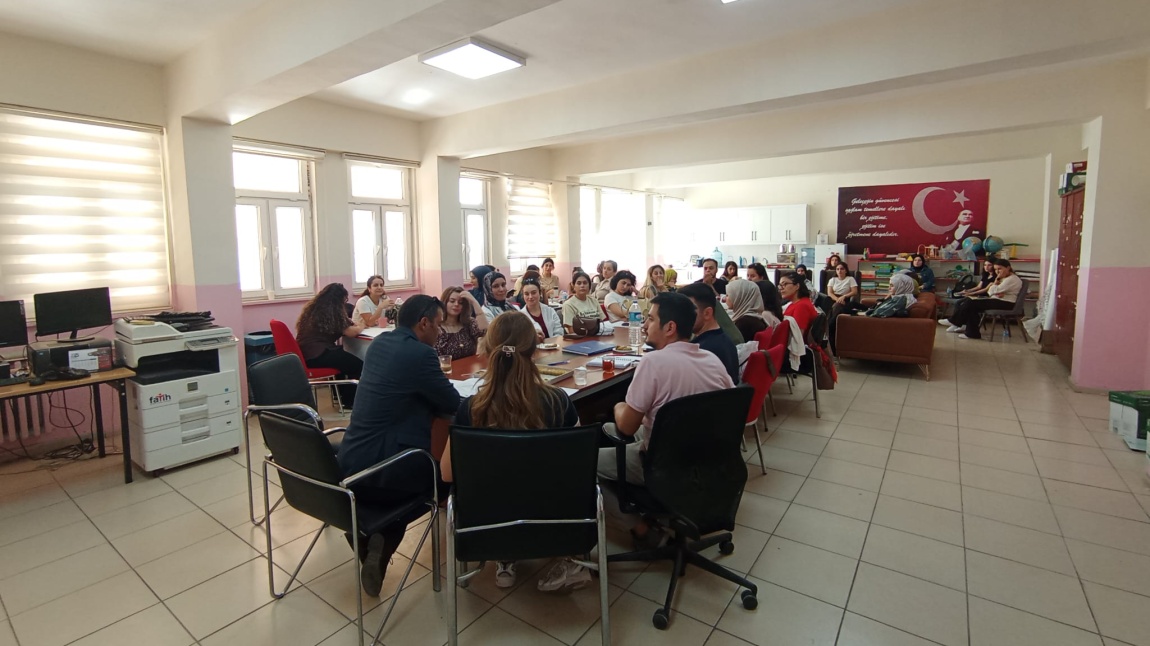 2025-2026 Eğitim Öğretim Yılı Sene Başı Öğretmeneler Kurul Toplantımızı Gerçekleştirdik.